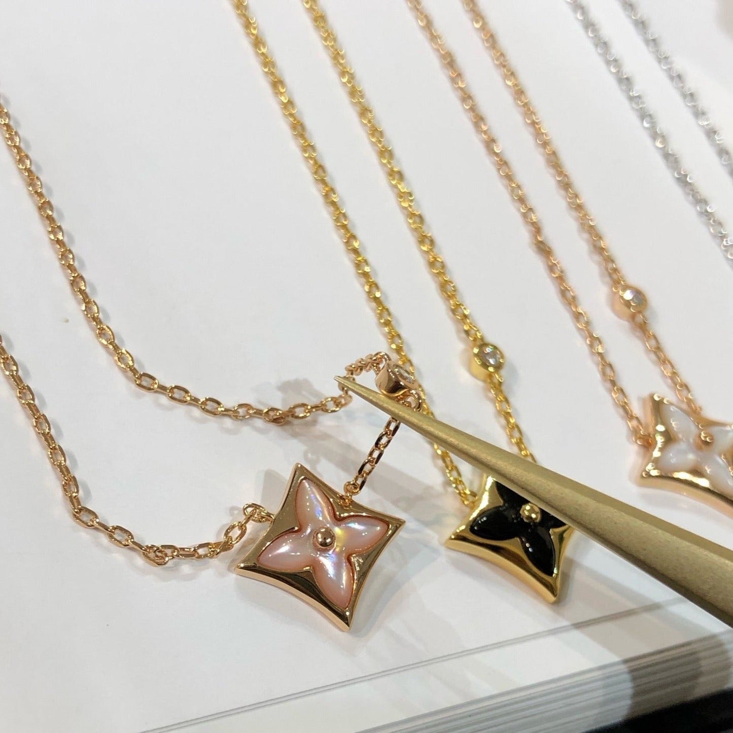 ¡®Glow Jewelry¡¯STAR BLACK MOP NECKLACE