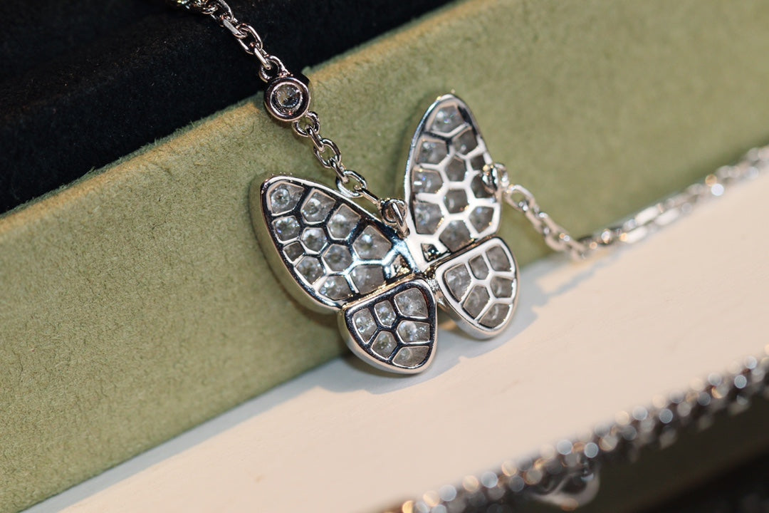 ¡®Glow Jewelry¡¯BUTTERFLY DIAMOND NECKLACE