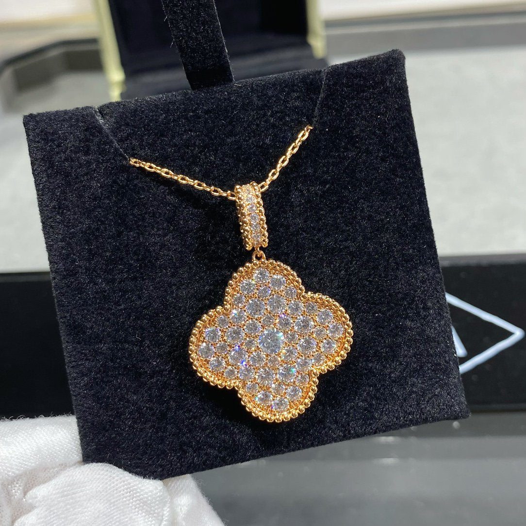 ¡®Glow Jewelry¡¯CLOVER 25MM LARGE PEDANT DIAMOND PAVED LONG NECKLACE