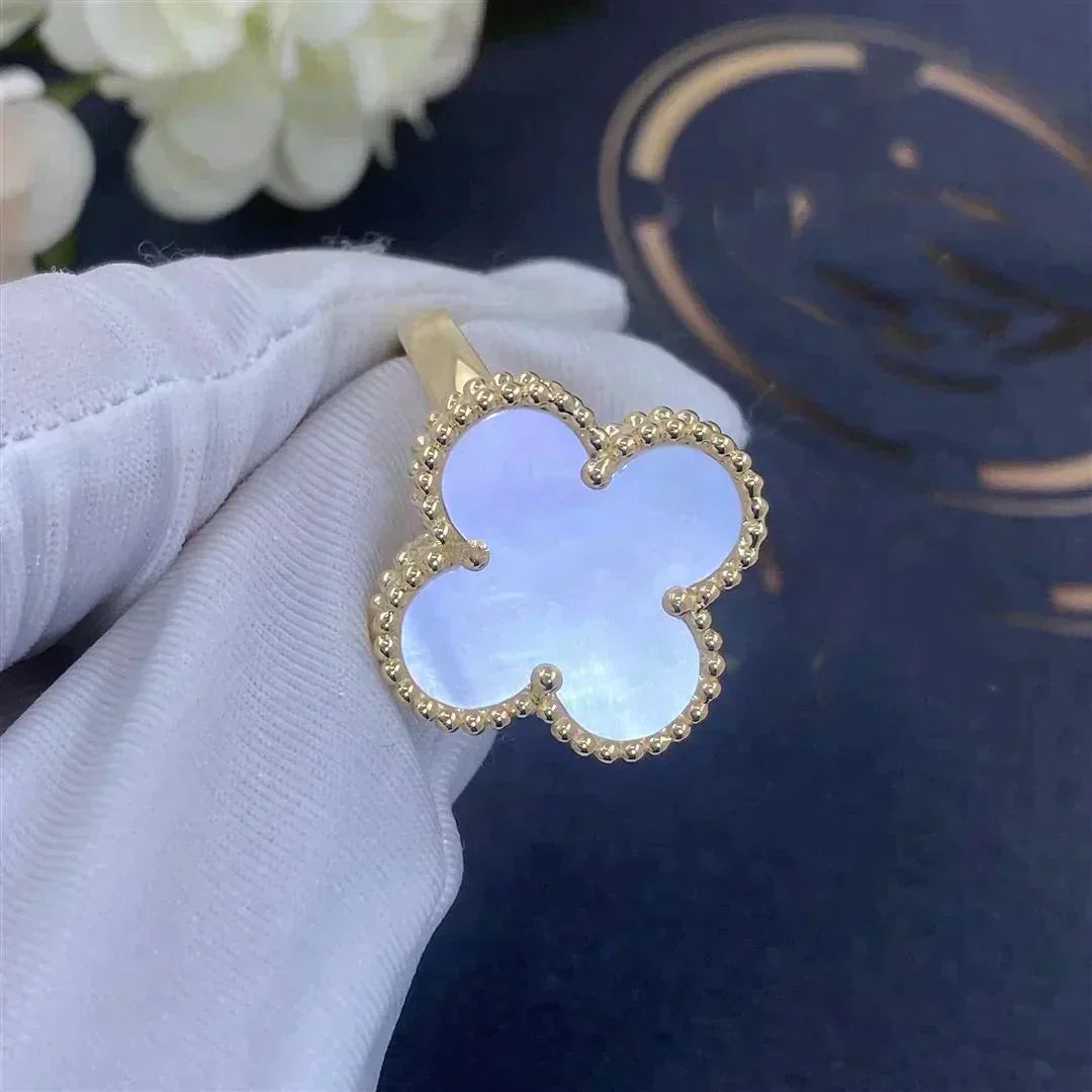¡®Glow Jewelry¡¯CLOVER WHITE MOP RING