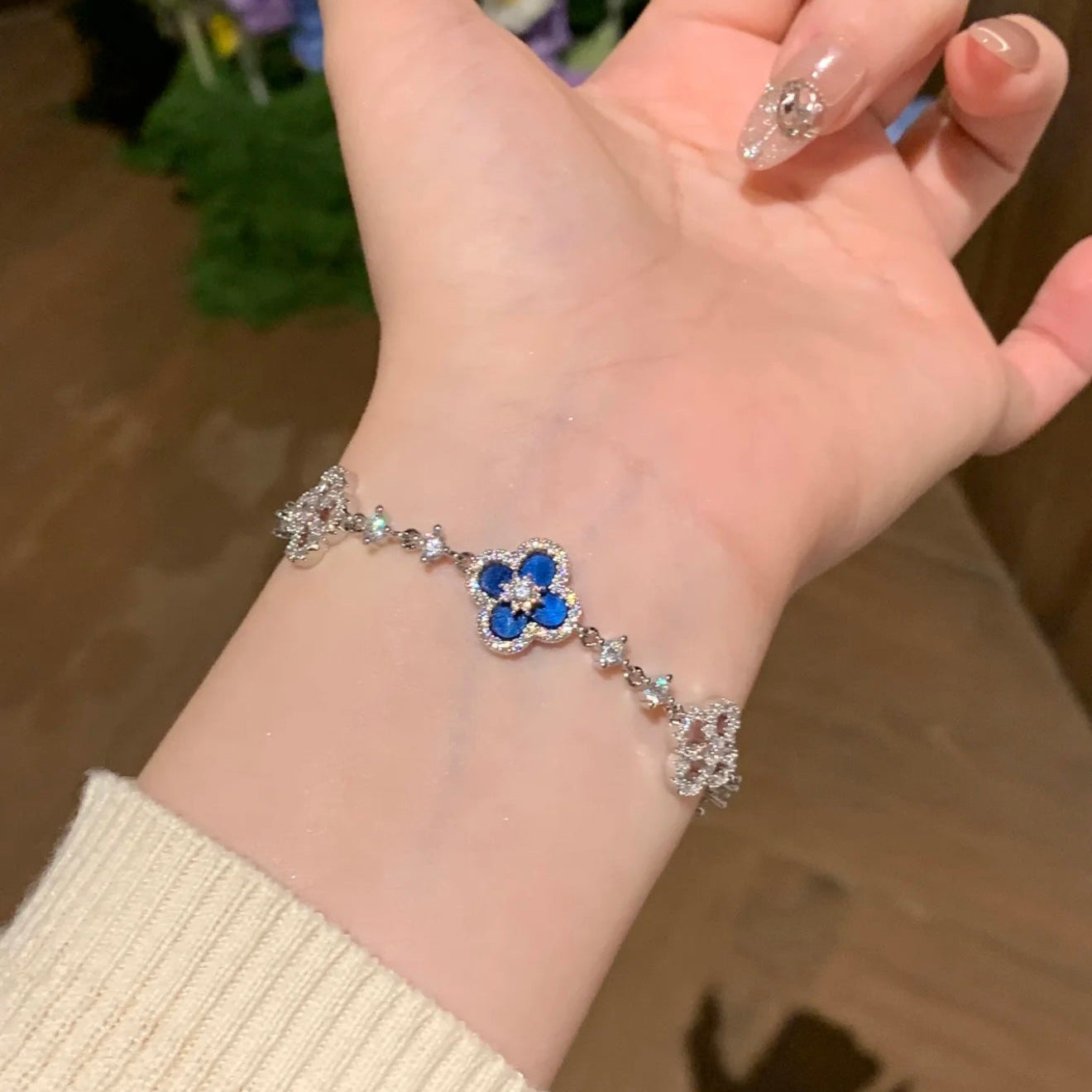 ¡®Glow Jewelry¡¯CLOVER 5 MOTIF PINK BLUE RED WHITE BRACELET