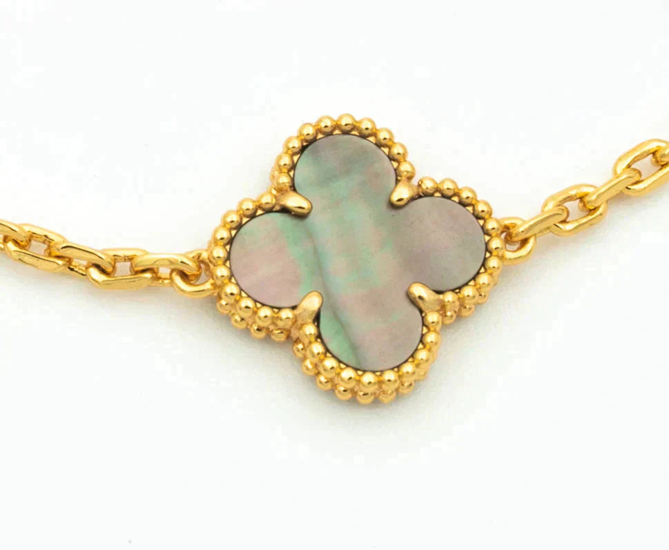 [Glow Jewelry]New CLOVER 5 MOTIF GRAY MOP BRACELET COLLECTION