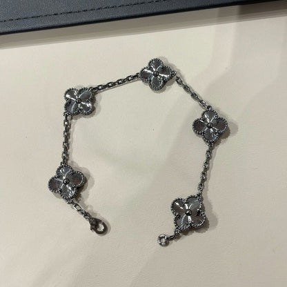 [Glow Jewelry]CLOVER 5 MOTIF BLACK BRACELET