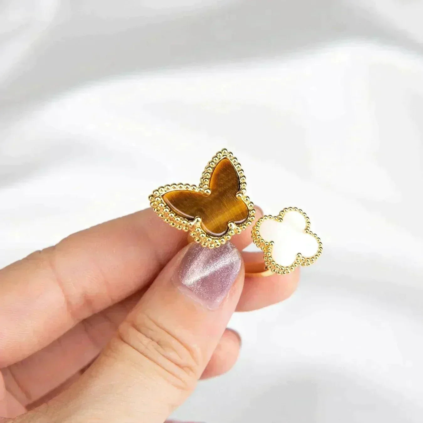 ¡®Glow Jewelry¡¯LUCKY BETWEEN THE FINGER RING