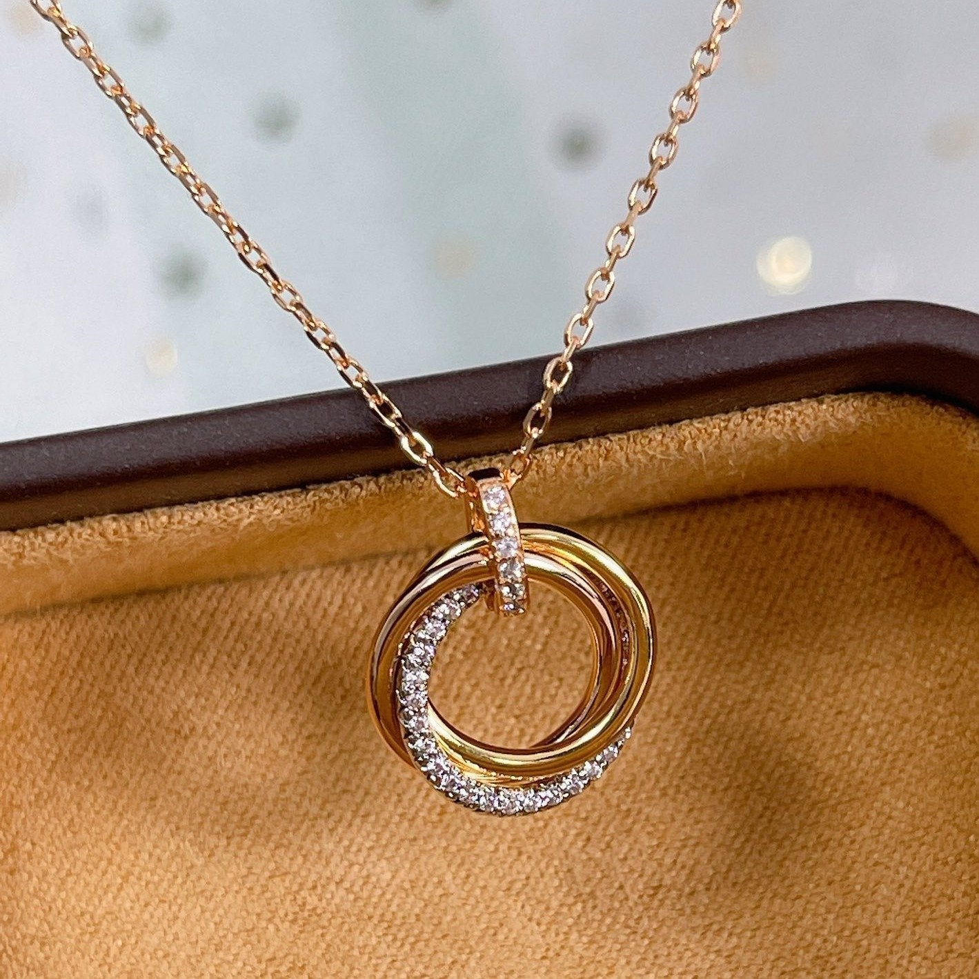 ¡®Glow Jewelry¡¯TRINITY NECKLACE SILVER GOLD PINK GOLD DIAMONDS