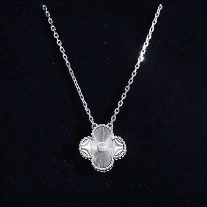 ¡®Glow Jewelry¡¯CLOVER  15MM DIAMOND LASER NECKLACE SILVER