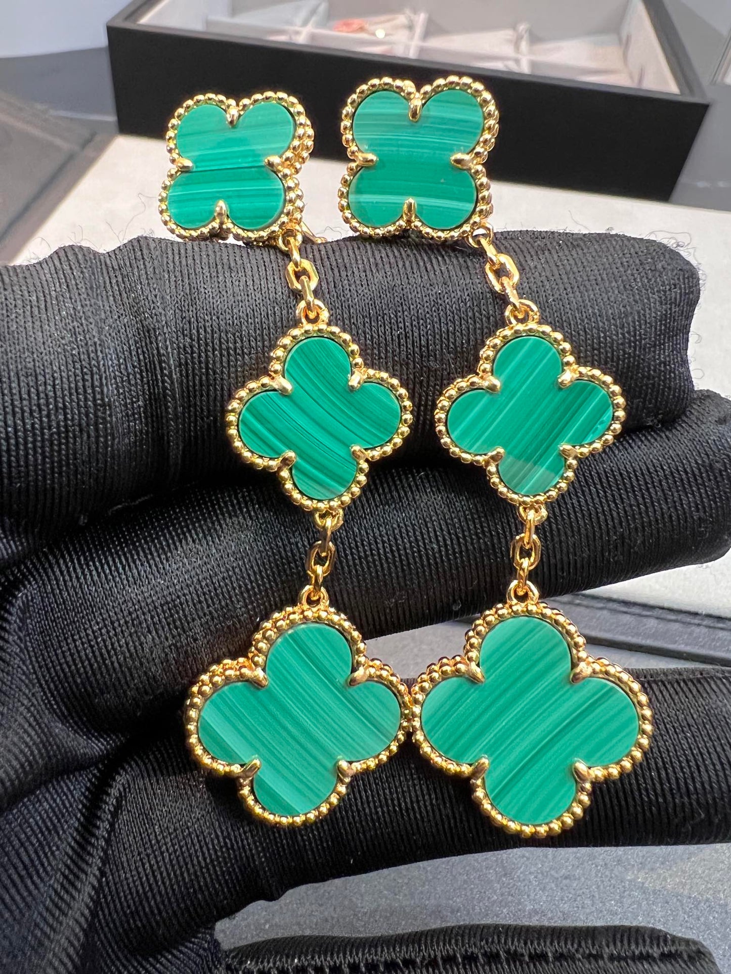 ¡®Glow Jewelry¡¯CLOVER MALACHITE 3 MOTIFS GOLD