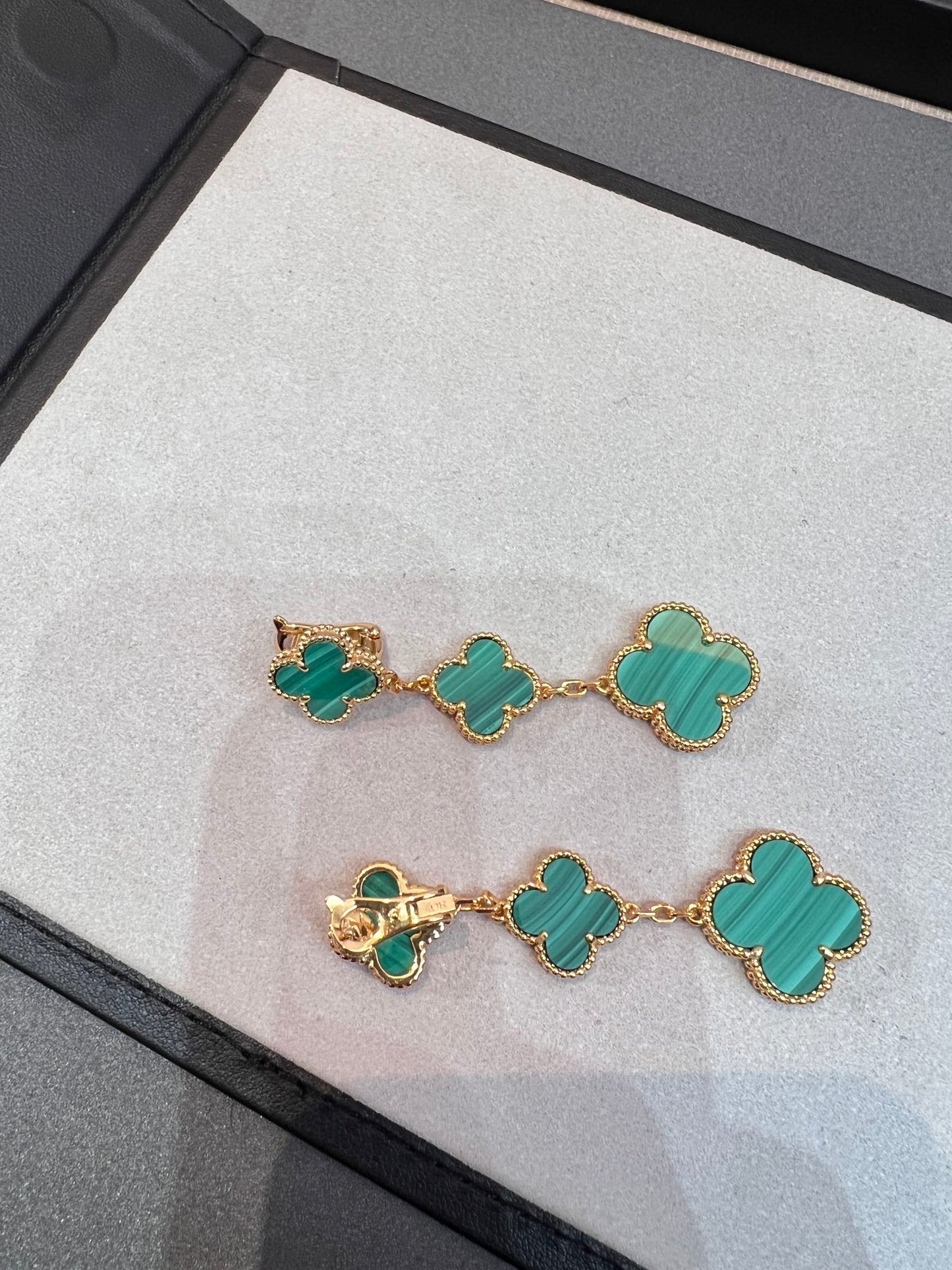 ¡®Glow Jewelry¡¯CLOVER MALACHITE 3 MOTIFS GOLD