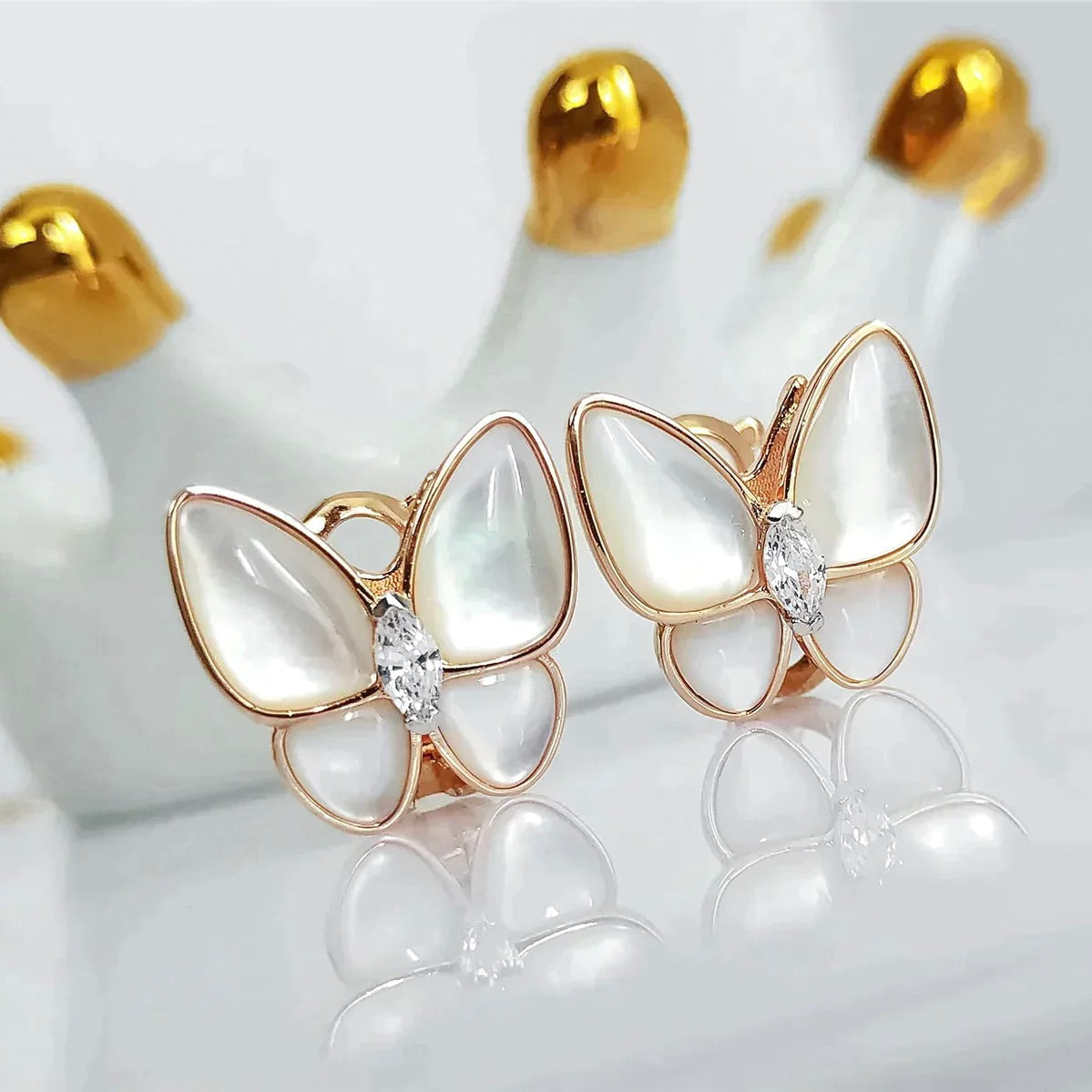 ¡®Glow Jewelry¡¯BUTTERFLY MOP DIAMOND EARRINGS