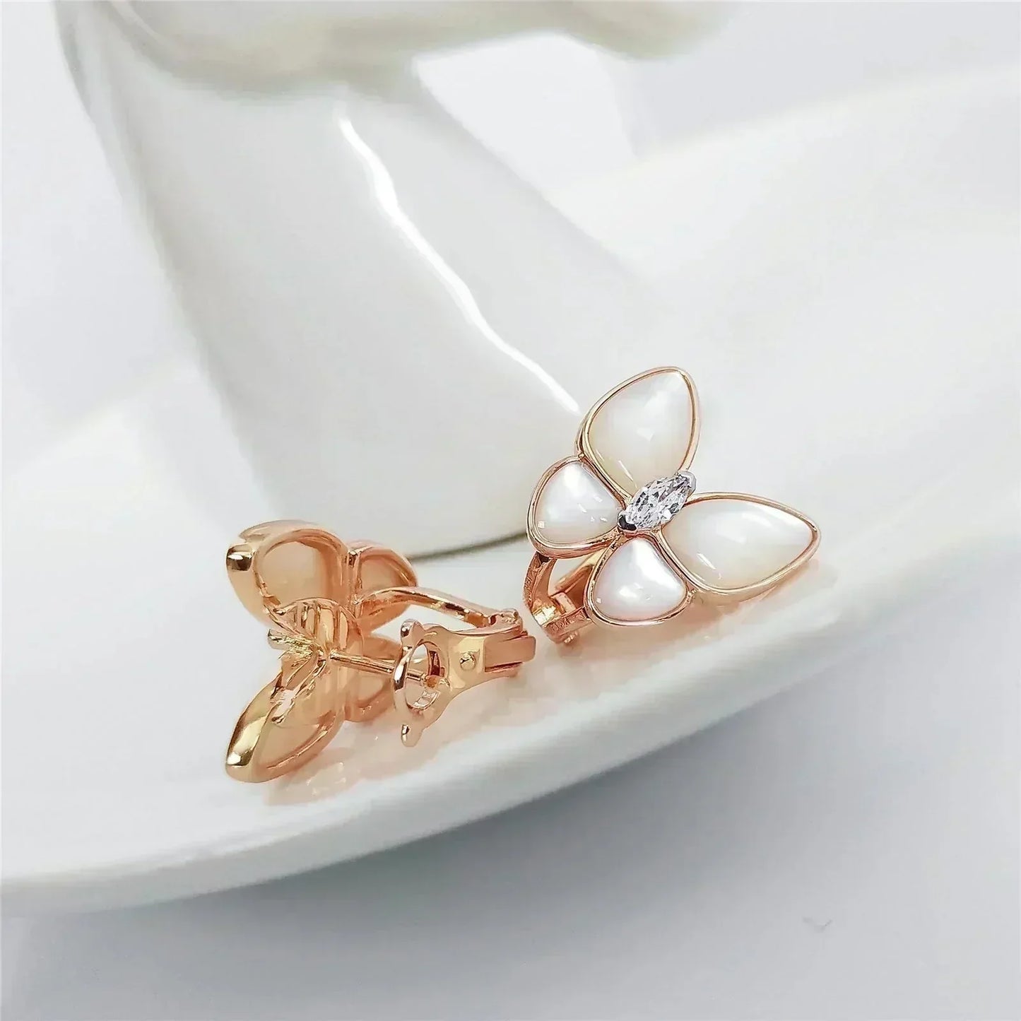 ¡®Glow Jewelry¡¯BUTTERFLY MOP DIAMOND EARRINGS
