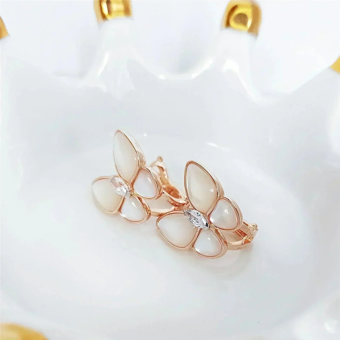 ¡®Glow Jewelry¡¯BUTTERFLY MOP DIAMOND EARRINGS