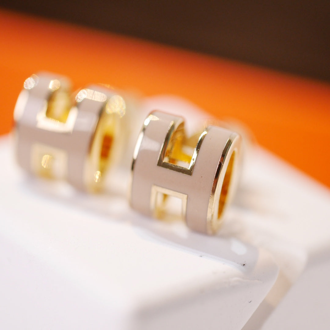 ¡®Glow Jewelry¡¯MINI POP H GOLD EARRINGS GREY