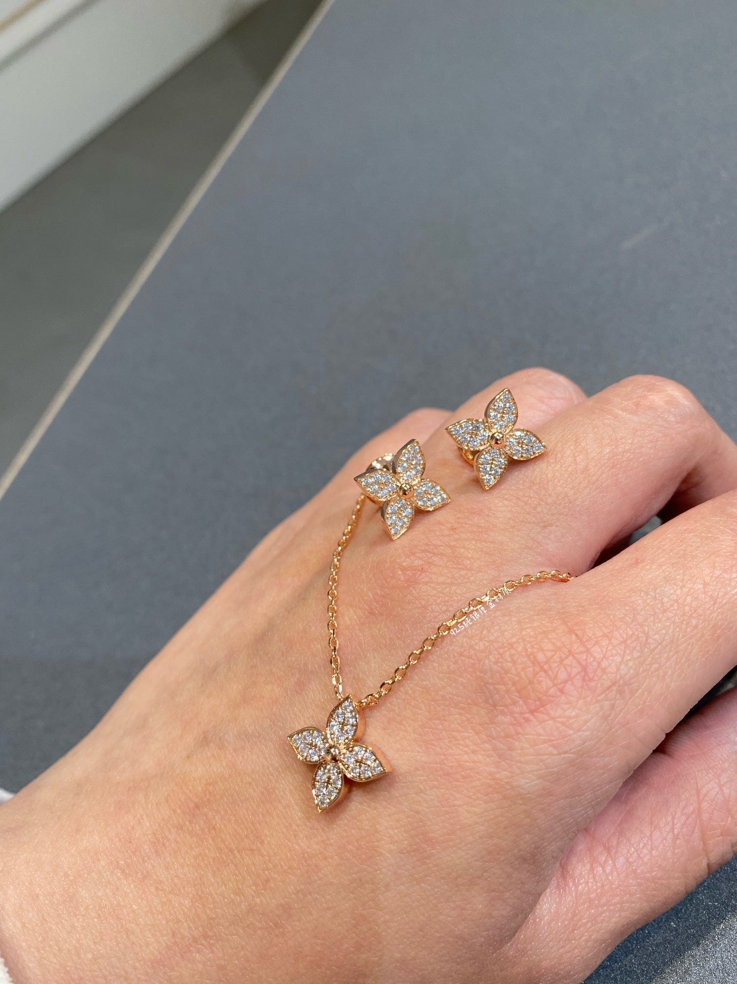 ¡®Glow Jewelry¡¯STAR DIAMOND NECKALCE