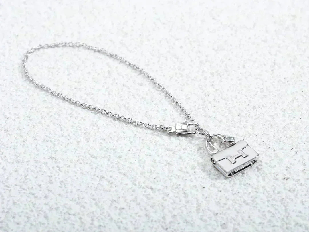 ¡®Glow Jewelry¡¯AMULETTE PEDANT SILVER NECKLACE