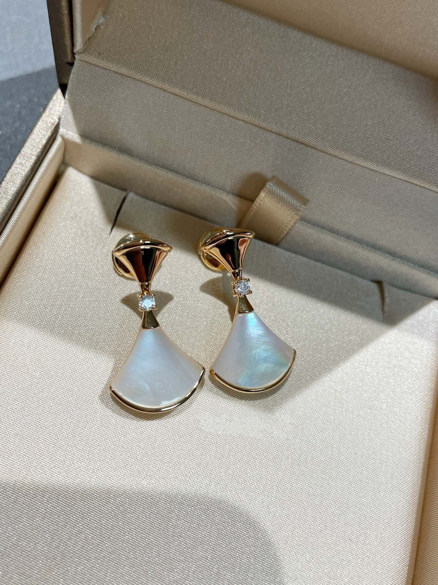 [Glow Jewelry]DREAM MOP 1 DIAMOND EARRINGS