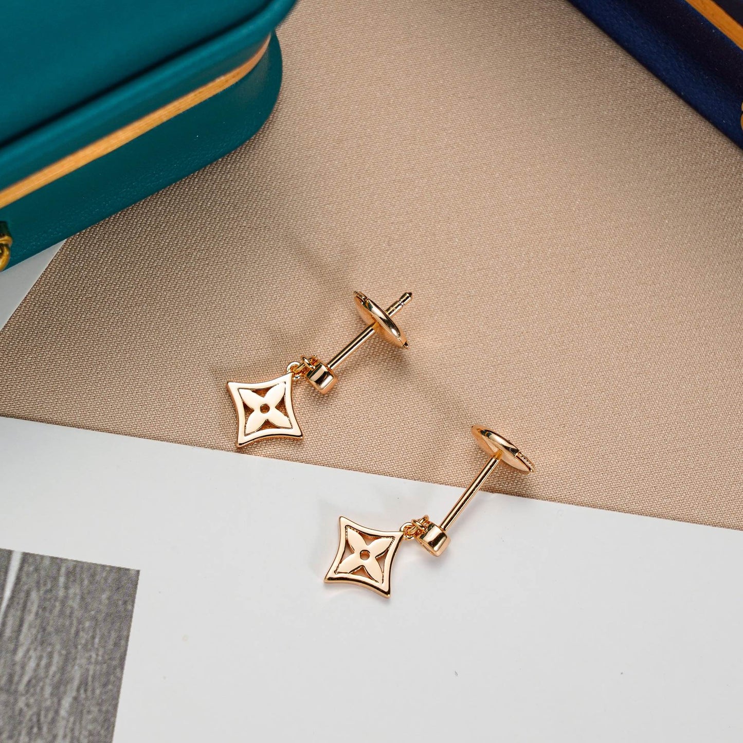 ¡®Glow Jewelry¡¯STAR EARRINGS GOLD