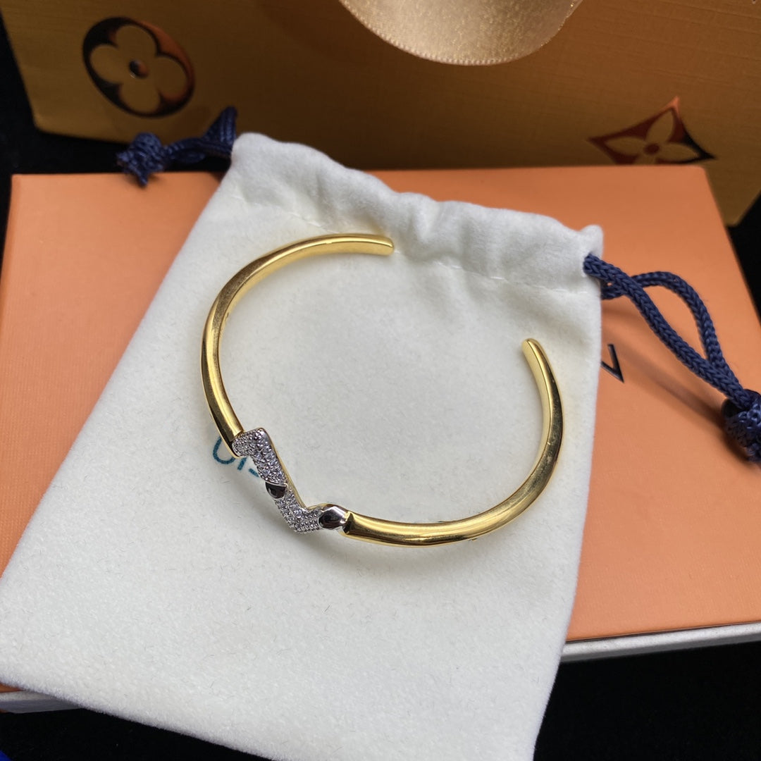 ¡®Glow Jewelry¡¯VOLTE UPSITE DOWN DIAMOND GOLD OPEN BRACELET