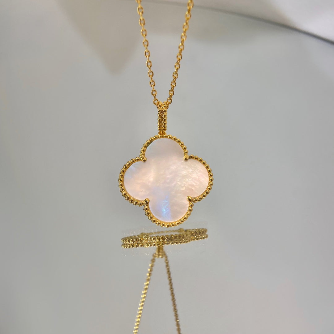¡®Glow Jewelry¡¯CLOVER 25MM MOP LARGE PENDANT NECKLACE
