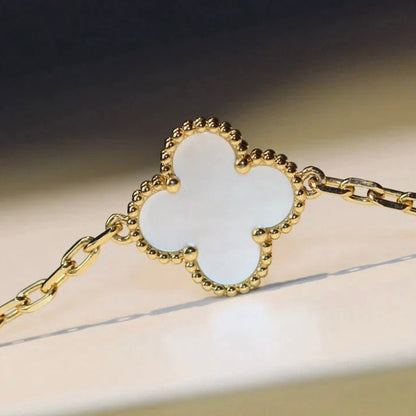 ¡®Glow Jewelry¡¯CLOVER 20 MOTIFS WHITE MOP NECKLACE