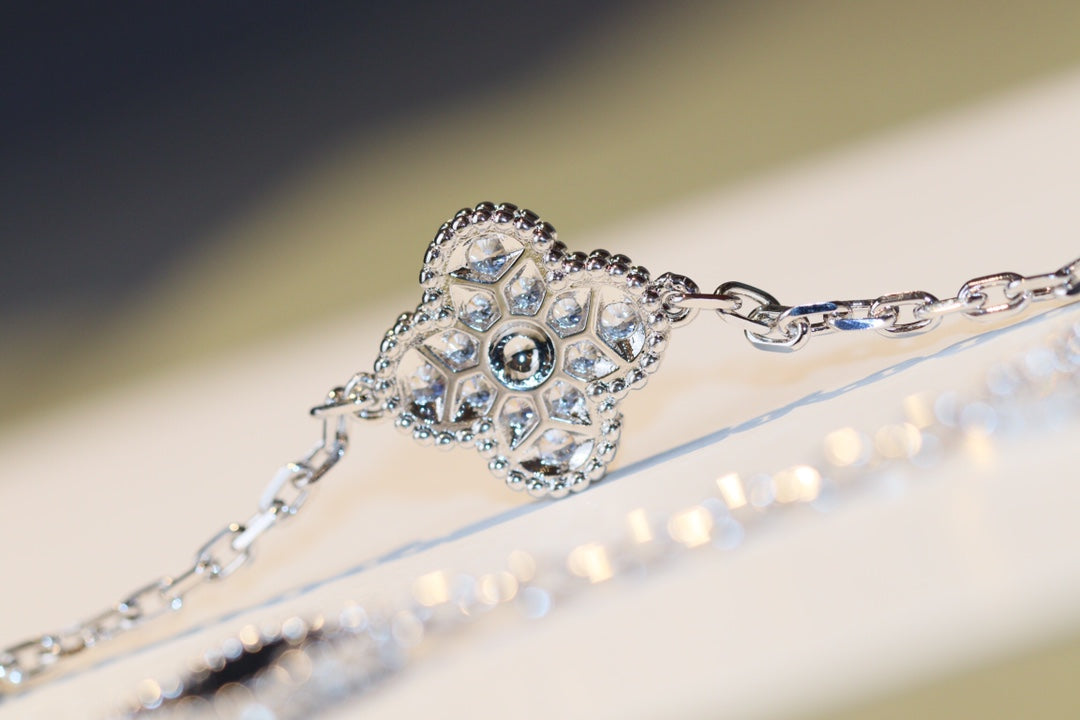 ¡®Glow Jewelry¡¯CLOVER 20 MOTIFS ONYX DIAMOND SILVER