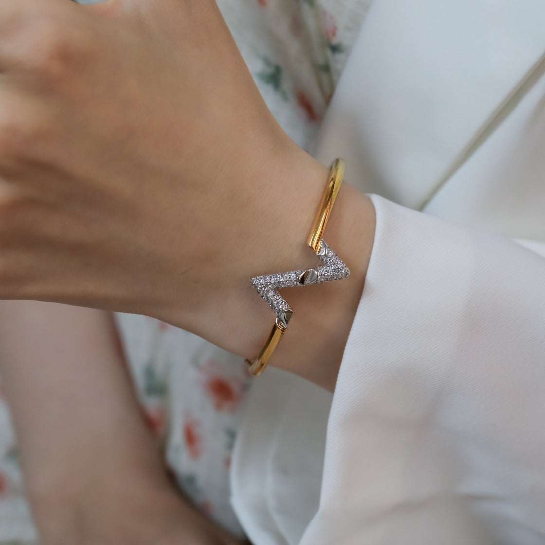 ¡®Glow Jewelry¡¯VOLTE UPSITE DOWN GOLD DIAMOND BRACELET