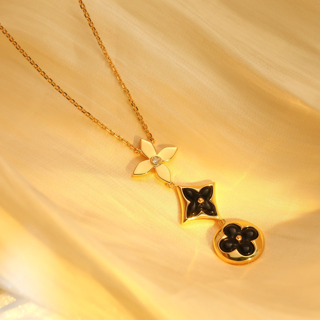 [Glow Jewelry]STAR AND SUN ONYX PINK GOLD NECKLACE
