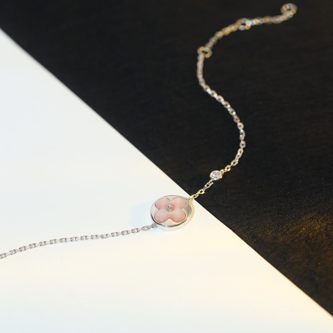 ¡®Glow Jewelry¡¯SUN MOTIF PINK MOP SILVER BRACELET
