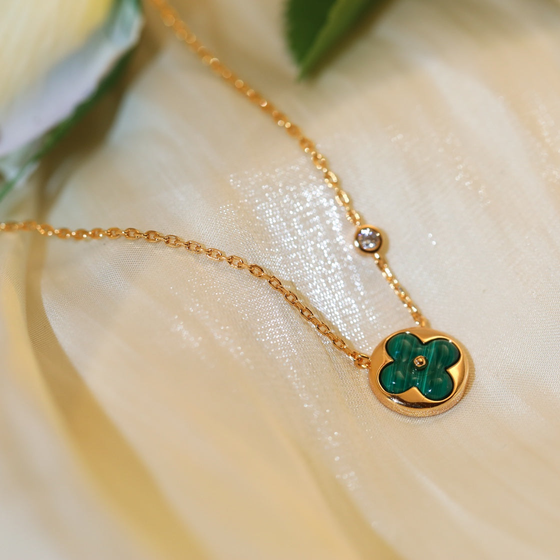¡®Glow Jewelry¡¯SUN PEDANT PINK GOLD 1 DIAMOND NECKLACE