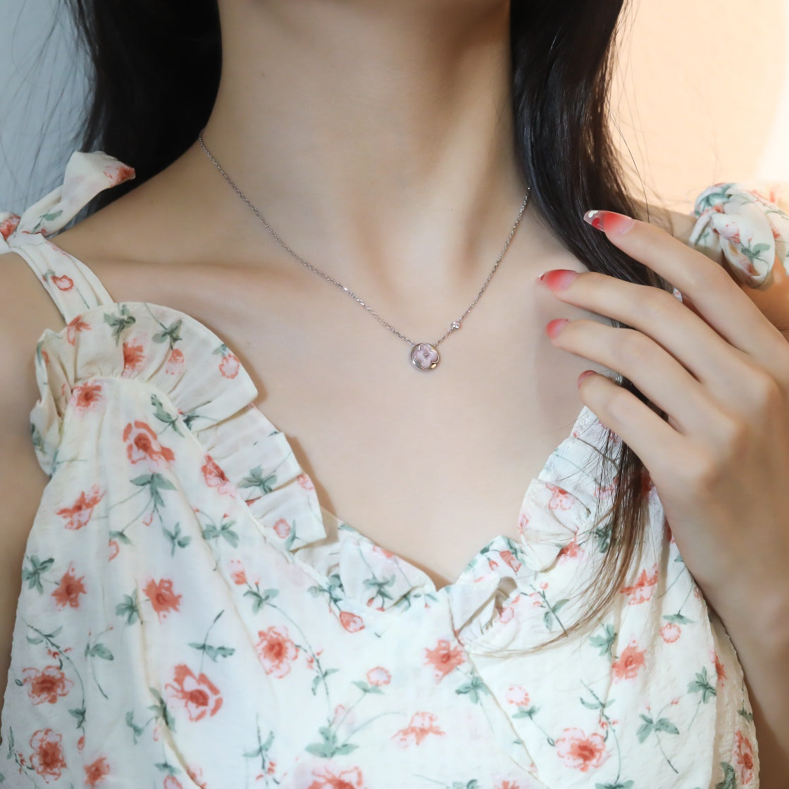 ¡®Glow Jewelry¡¯SUN PEDANT PINK GOLD 1 DIAMOND NECKLACE