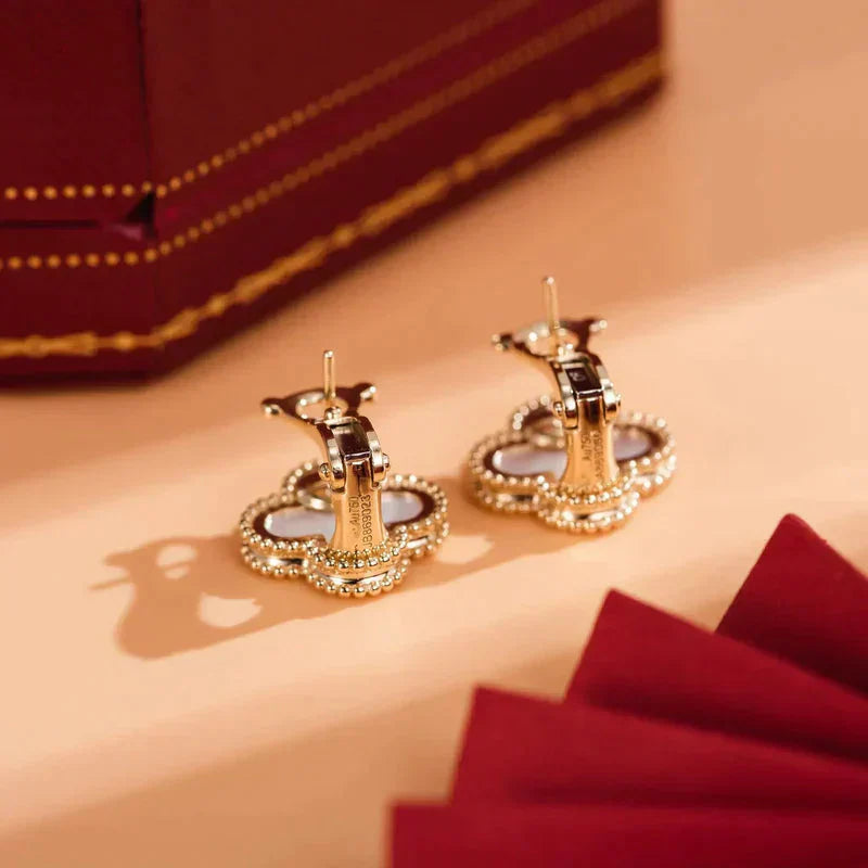 [Glow Jewelry]CLOVER MEDIUM 1 MOTIFS  WHITE MOP STUD EARRINGS