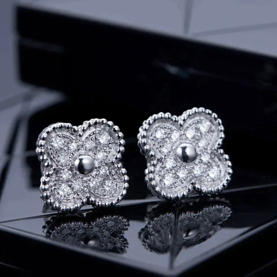 ¡®Glow Jewelry¡¯CLOVER 1 MOTIFS DIAMOND STUD EARRINGS SILVER