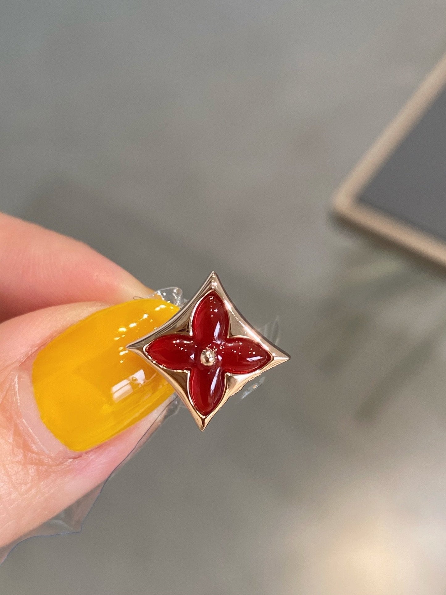 ¡®Glow Jewelry¡¯STAR AND SUN PINK GOLD CARNELIAN STUD EARRINGS