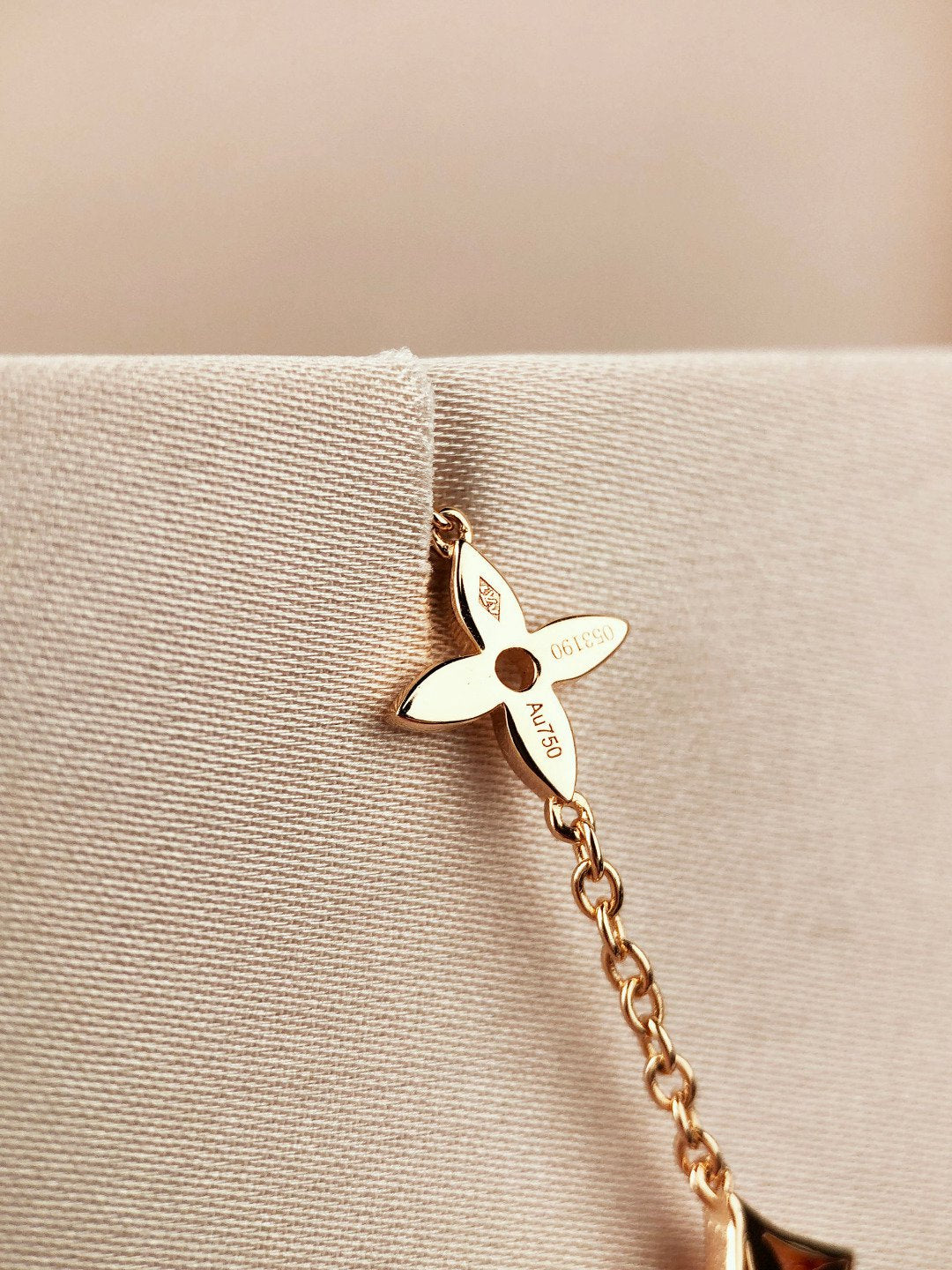 ¡®Glow Jewelry¡¯STAR AND SUN 7 MOTIFS GOLD BRACELET