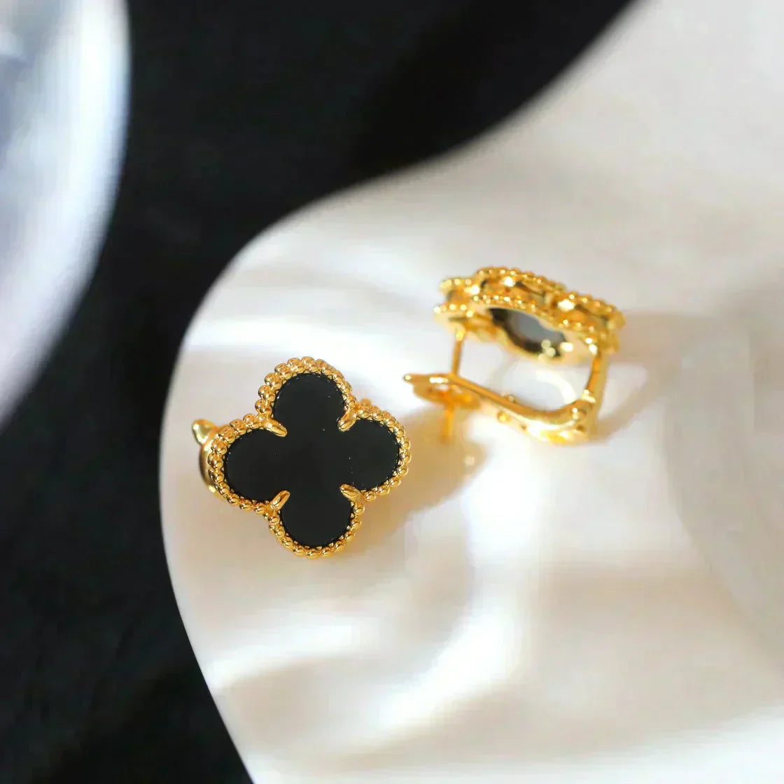 [Glow Jewelry]CLOVER MEDIUM 1 MOTIFS  ONYX STUD EARRINGS