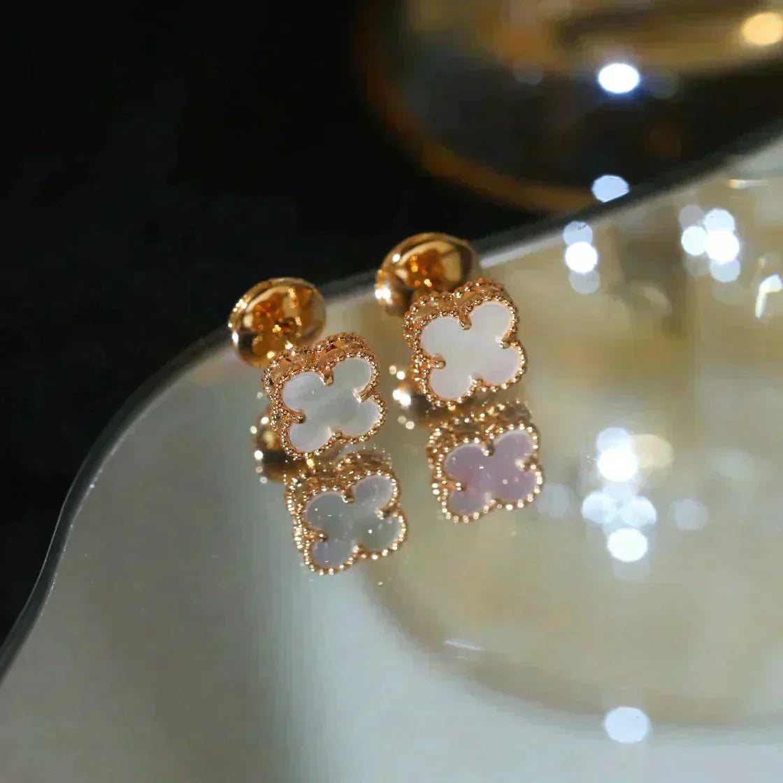 ¡®Glow Jewelry¡¯CLOVER MINI 9.5MM WHITE MOP EARRINGS