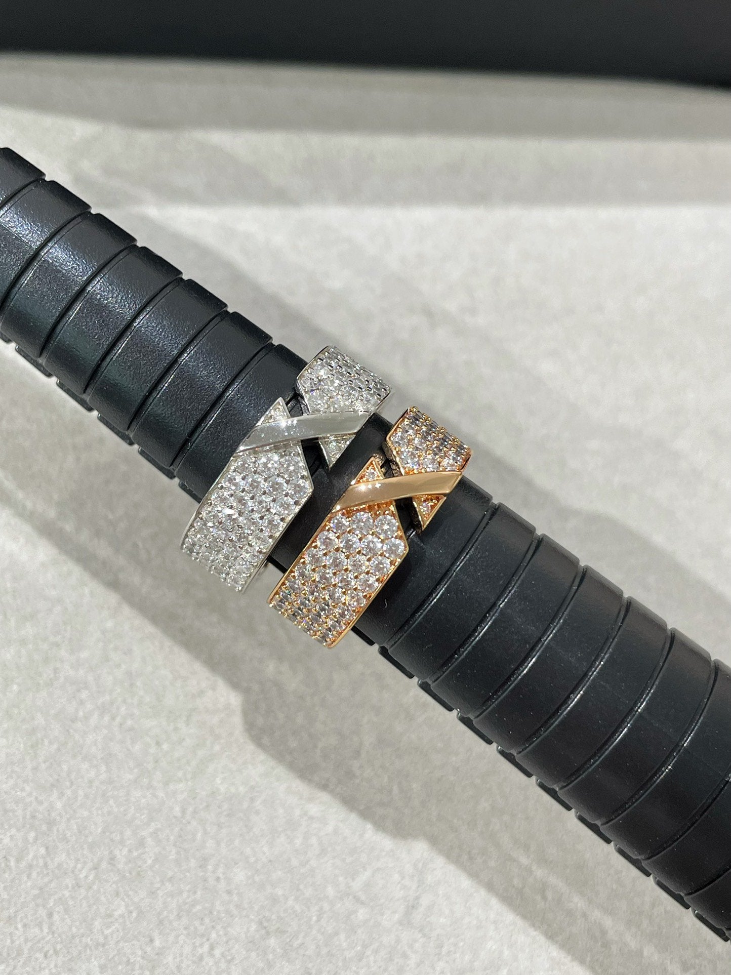 [Glow Jewelry]LIENS EVIDENCE  DIAMOND PAVED RING