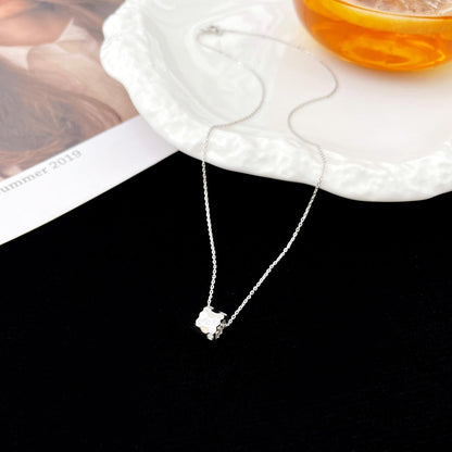 ¡®Glow Jewelry¡¯BEE MINI PEDANT DIAMOND NECKLACE