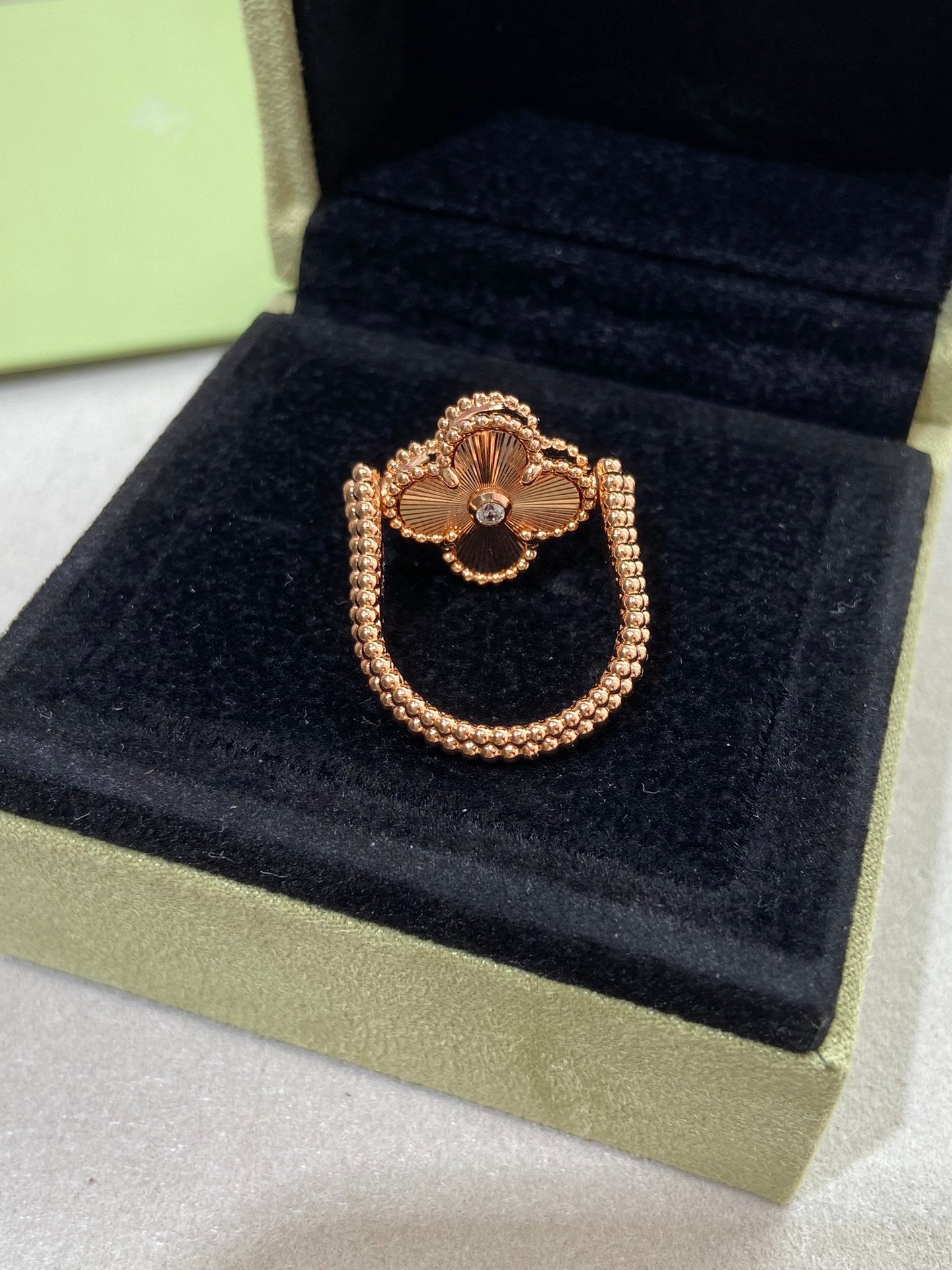 ¡®Glow Jewelry¡¯CLOVER RIVERSIBLE ROSE GOLD RING