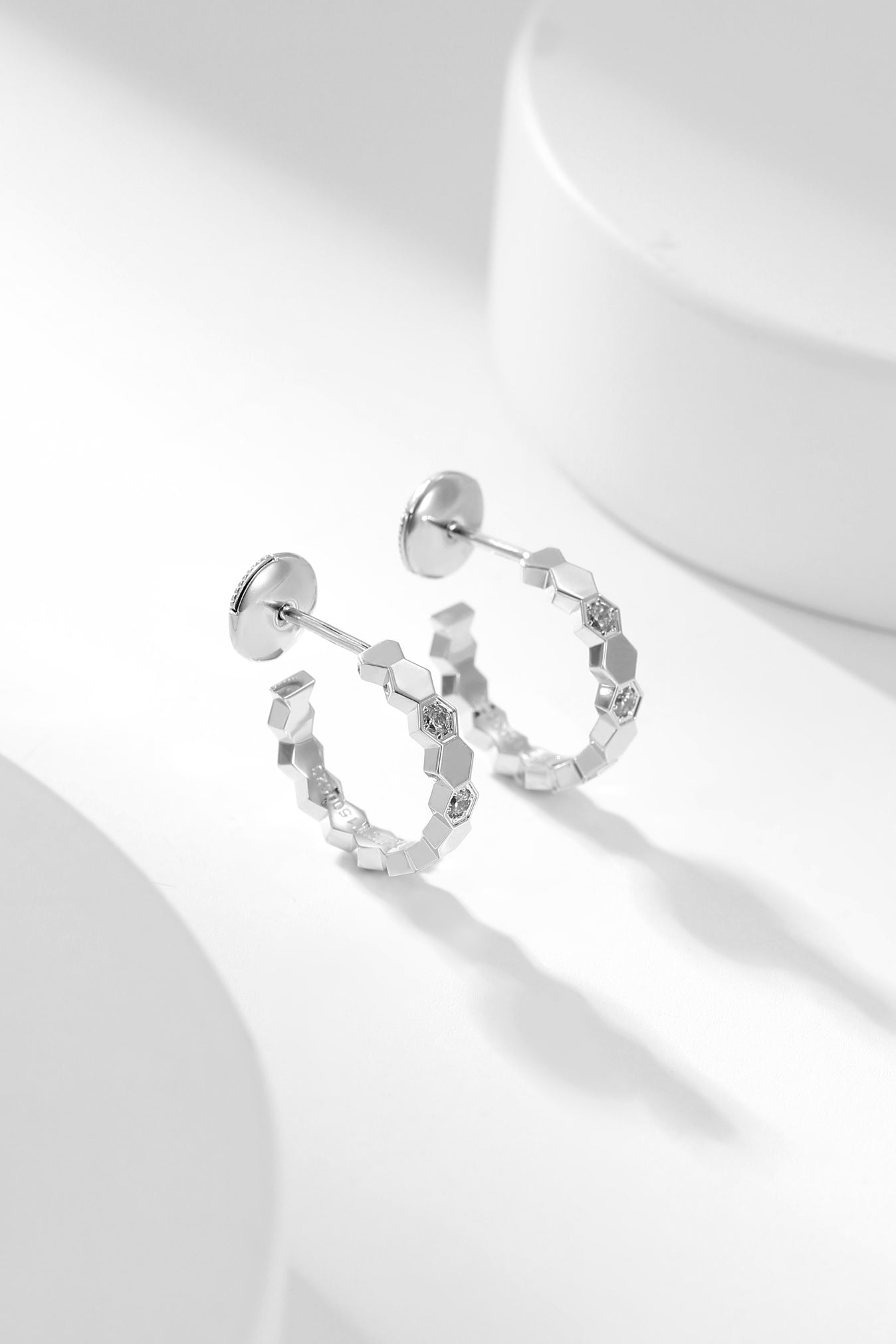 ¡®Glow Jewelry¡¯BEE LOVE DIAMOND HOOP EARRINGS