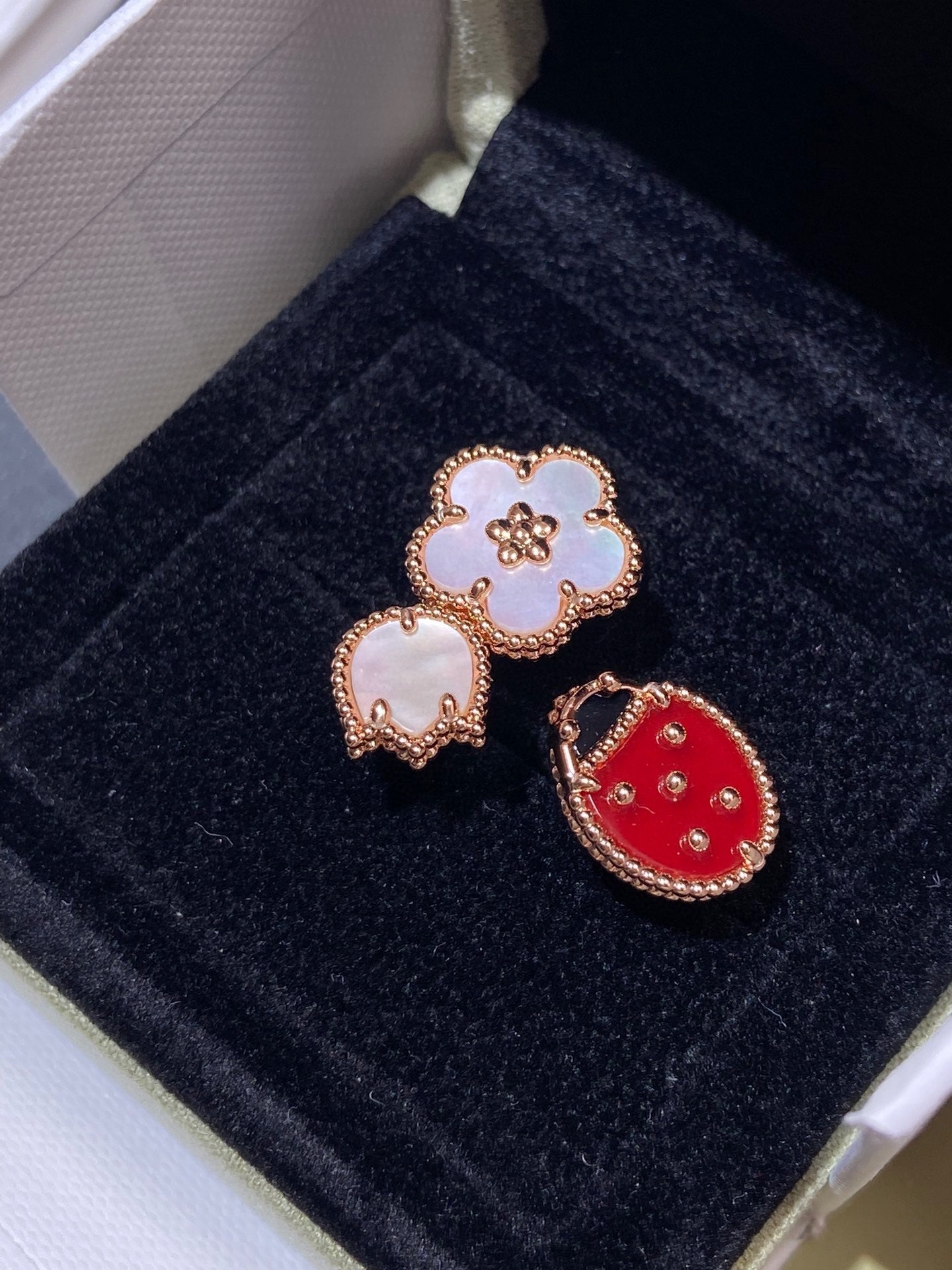 ¡®Glow Jewelry¡¯LUCKY 3 MOTIF ROSE GOLD RING