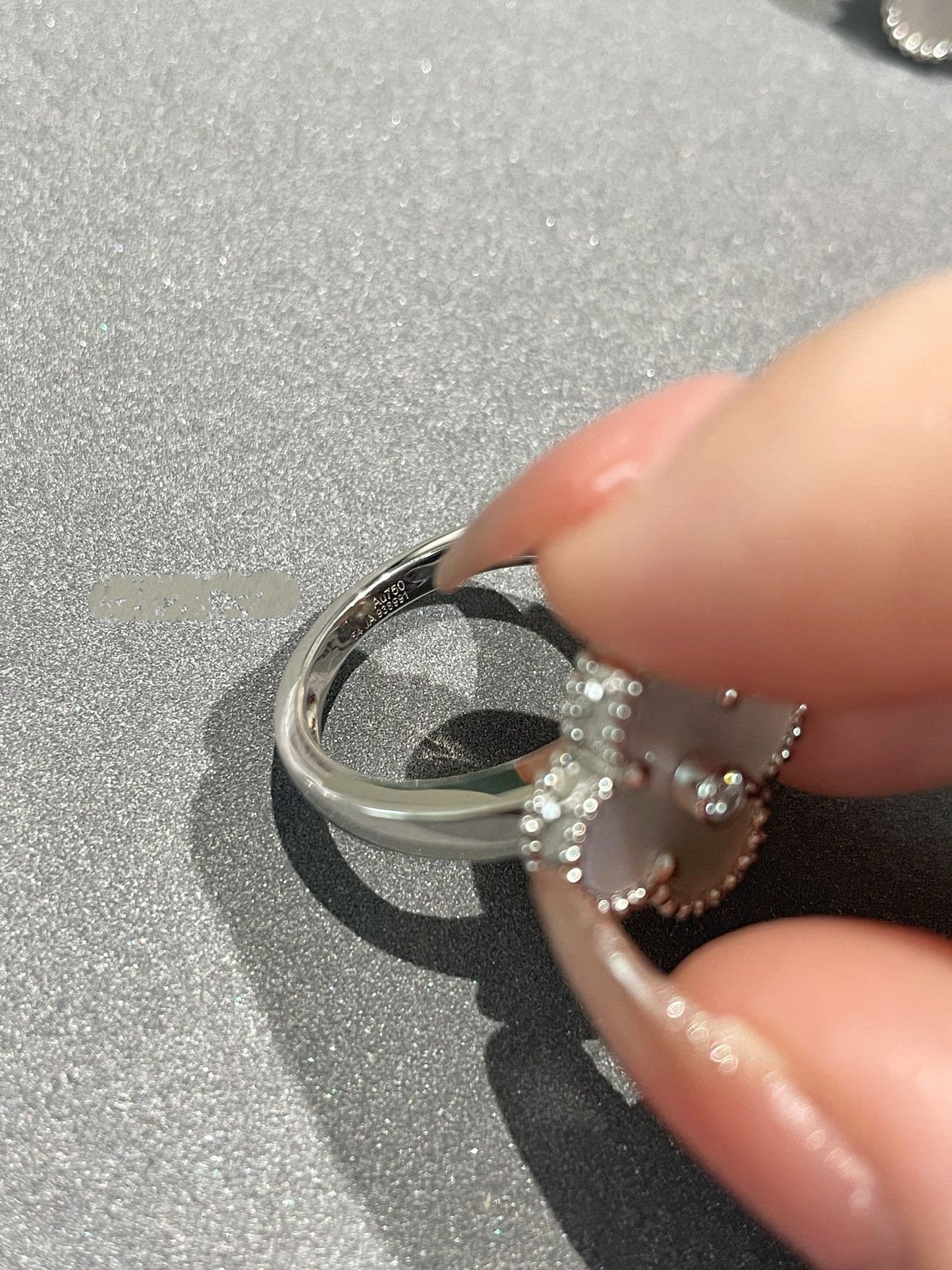 ¡®Glow Jewelry¡¯CLOVER SILVER MOP DIAMOND RING