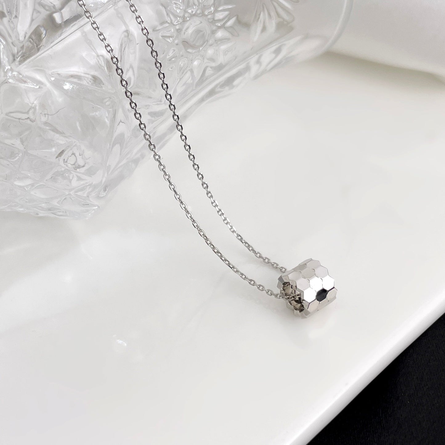 [Glow Jewelry]BEE MINI NECKLACE