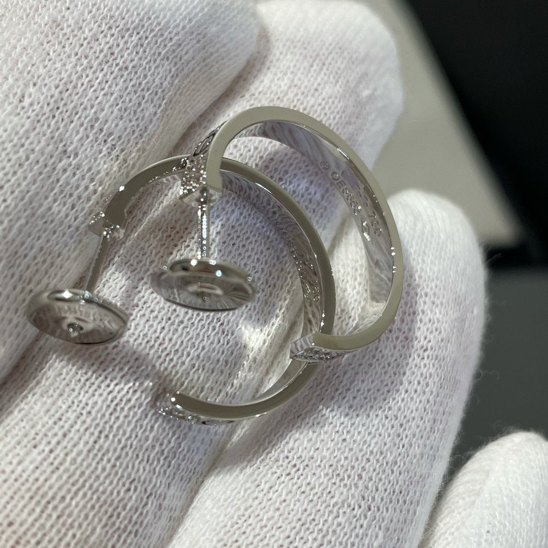 ¡®Glow Jewelry¡¯LOVE DIAMOND SILVER HOOP EARRINGS