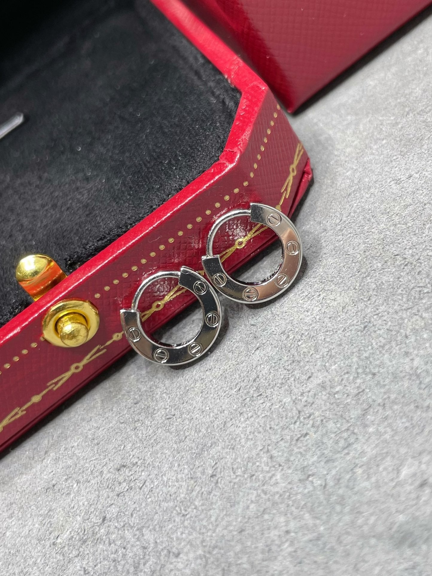 ¡®Glow Jewelry¡¯LOVE MINI EARRINGS