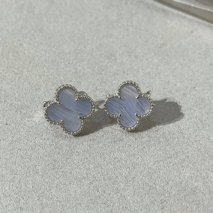 [Glow Jewelry]CLOVER CHALCEDONY SILVER STUD EARRINGS