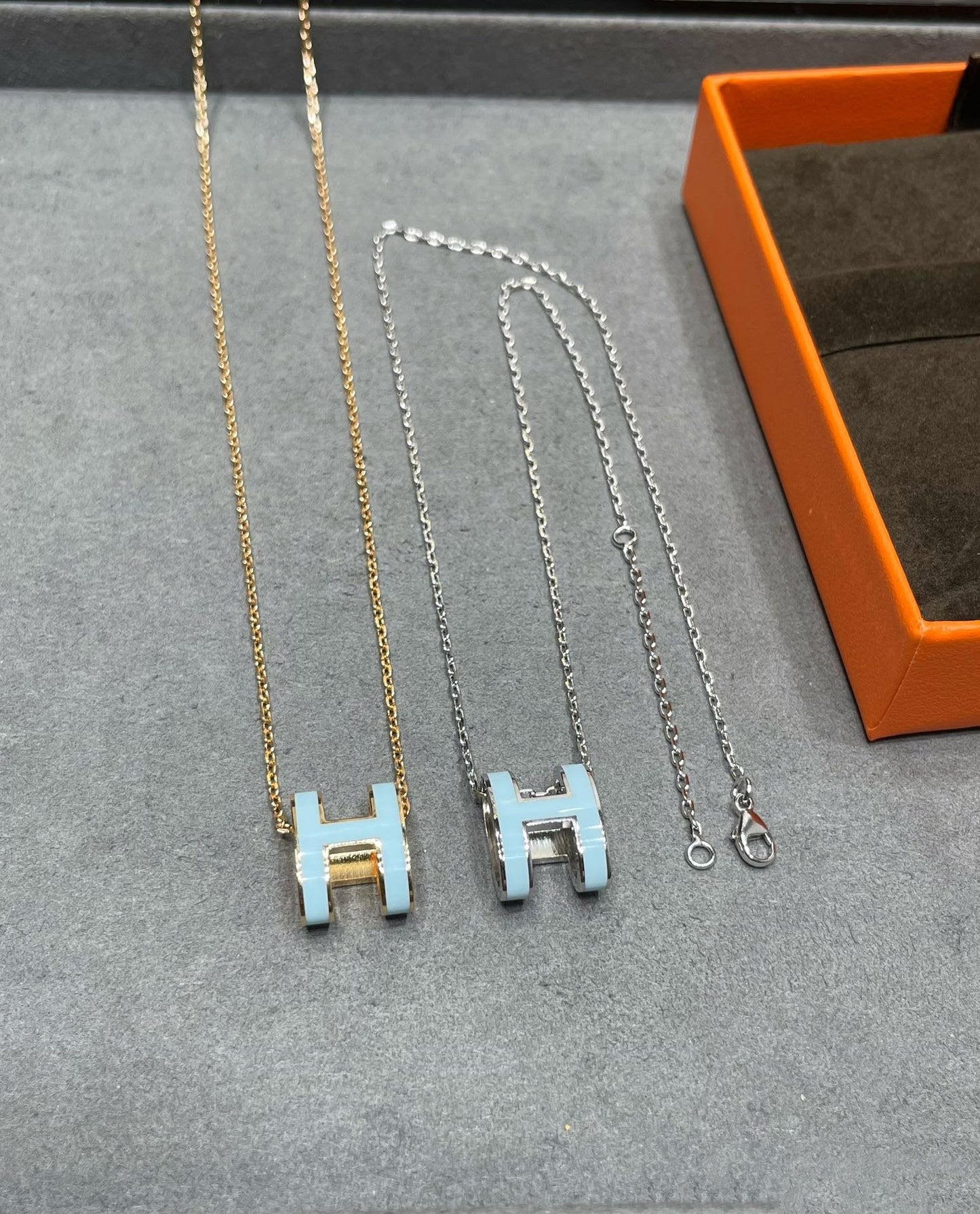 ¡®Glow Jewelry¡¯POP H SKY BLUE NECKLACE