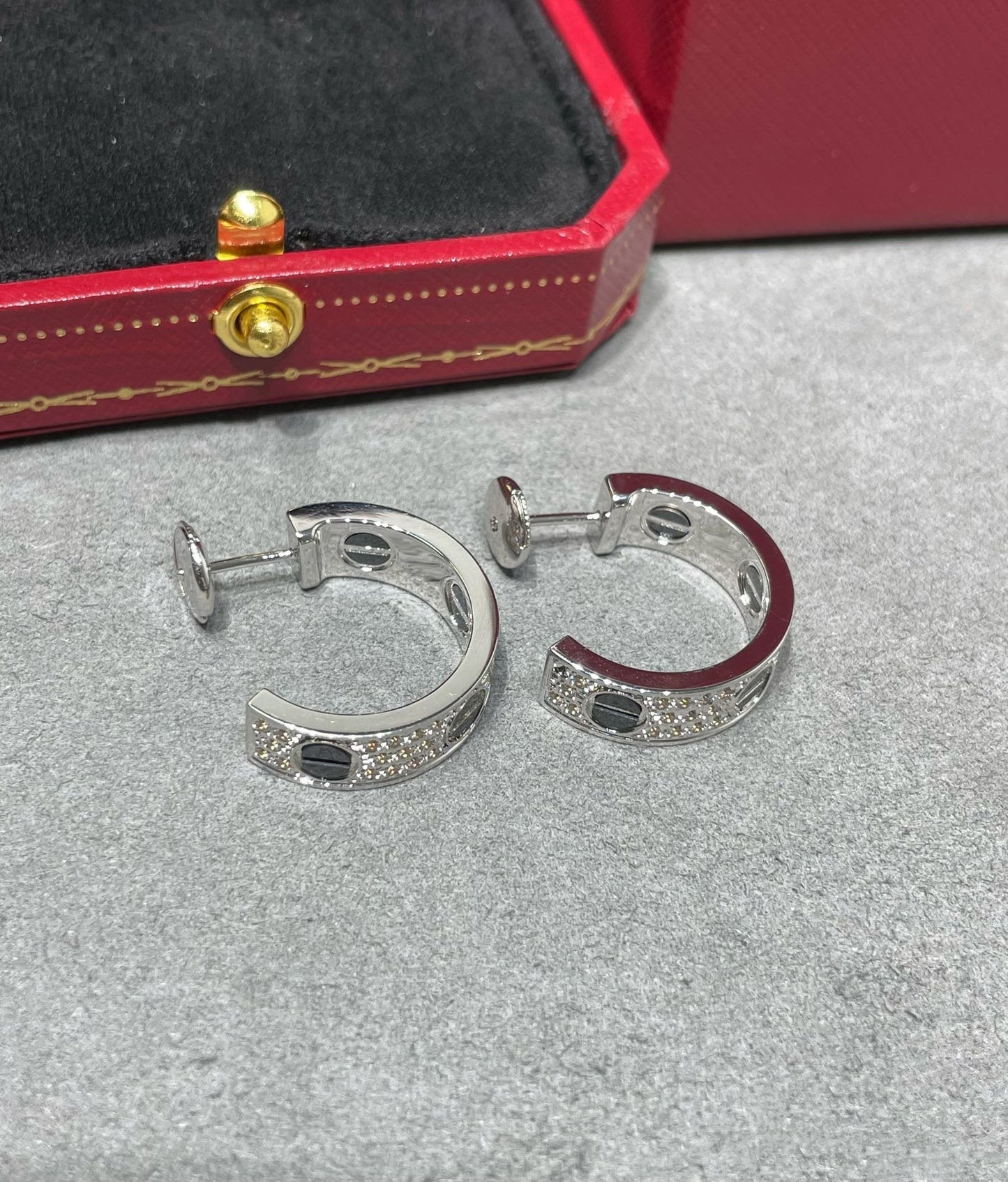 ¡®Glow Jewelry¡¯LOVE CERAMIC DIAMOND PAVED SILVER EARRINGS