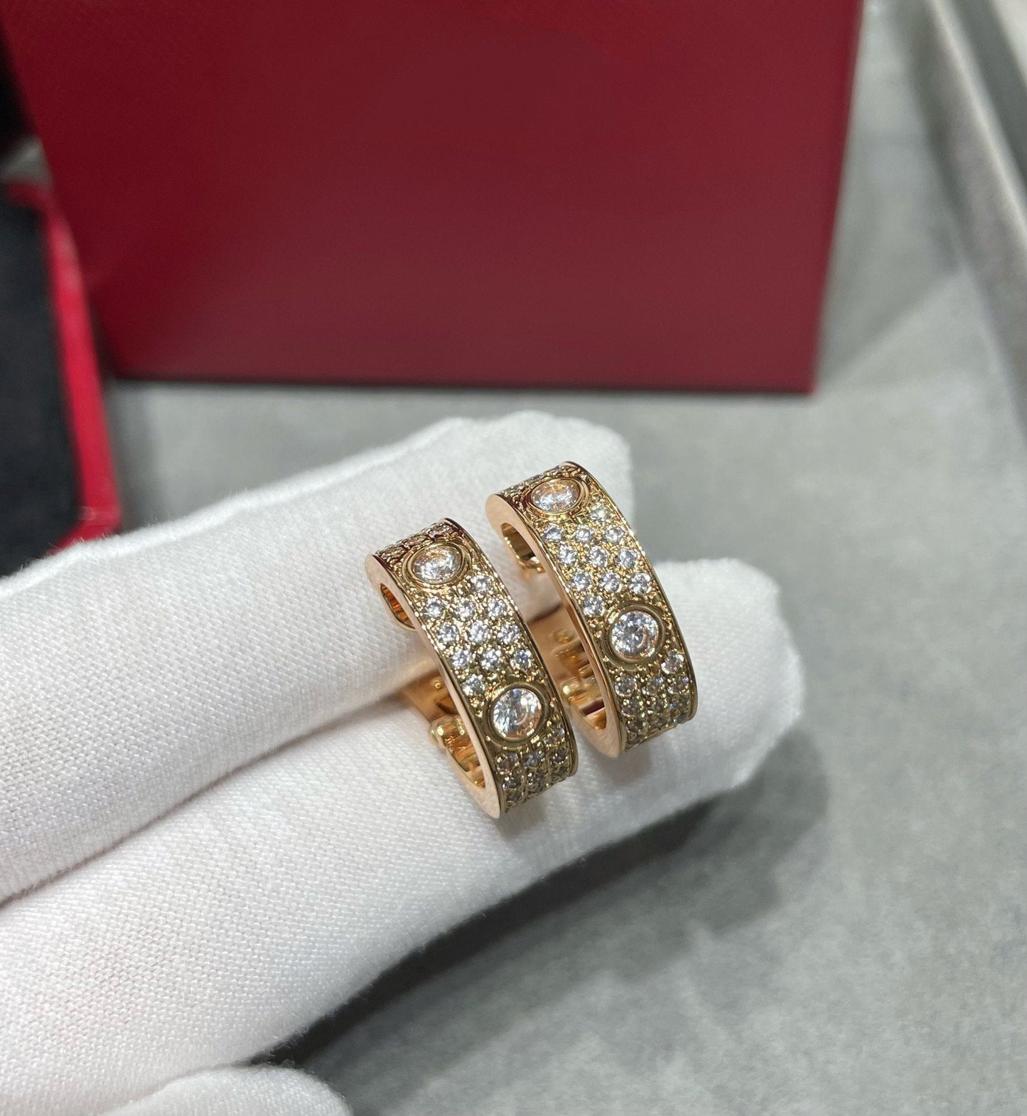 ¡®Glow Jewelry¡¯LOVE 5.5MM DIAMOND PAVED EARRINGS