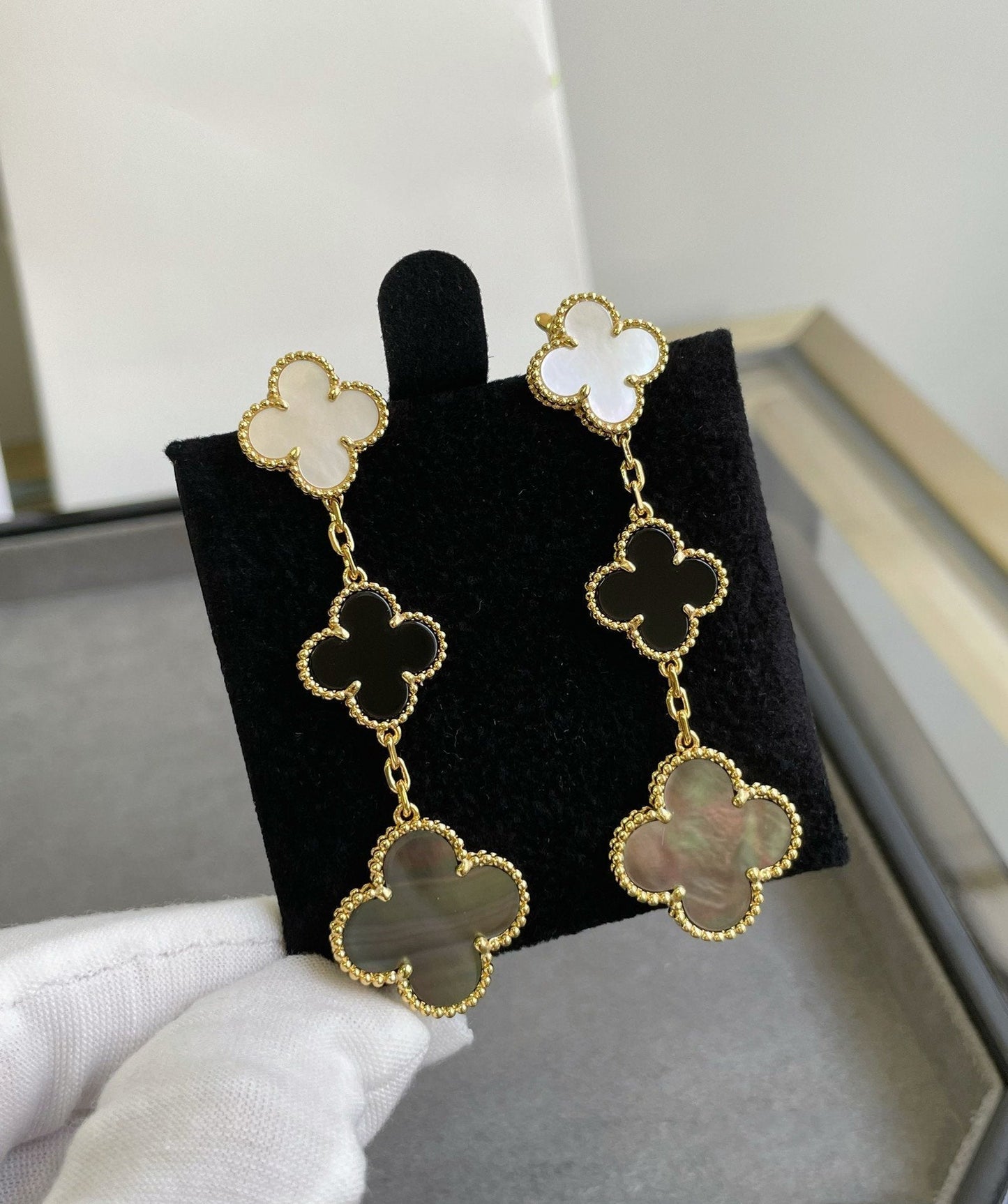 ¡®Glow Jewelry¡¯CLOVER 3 MOTIF MOP ONYX DARK MOP PINK GOLD EARRINGS