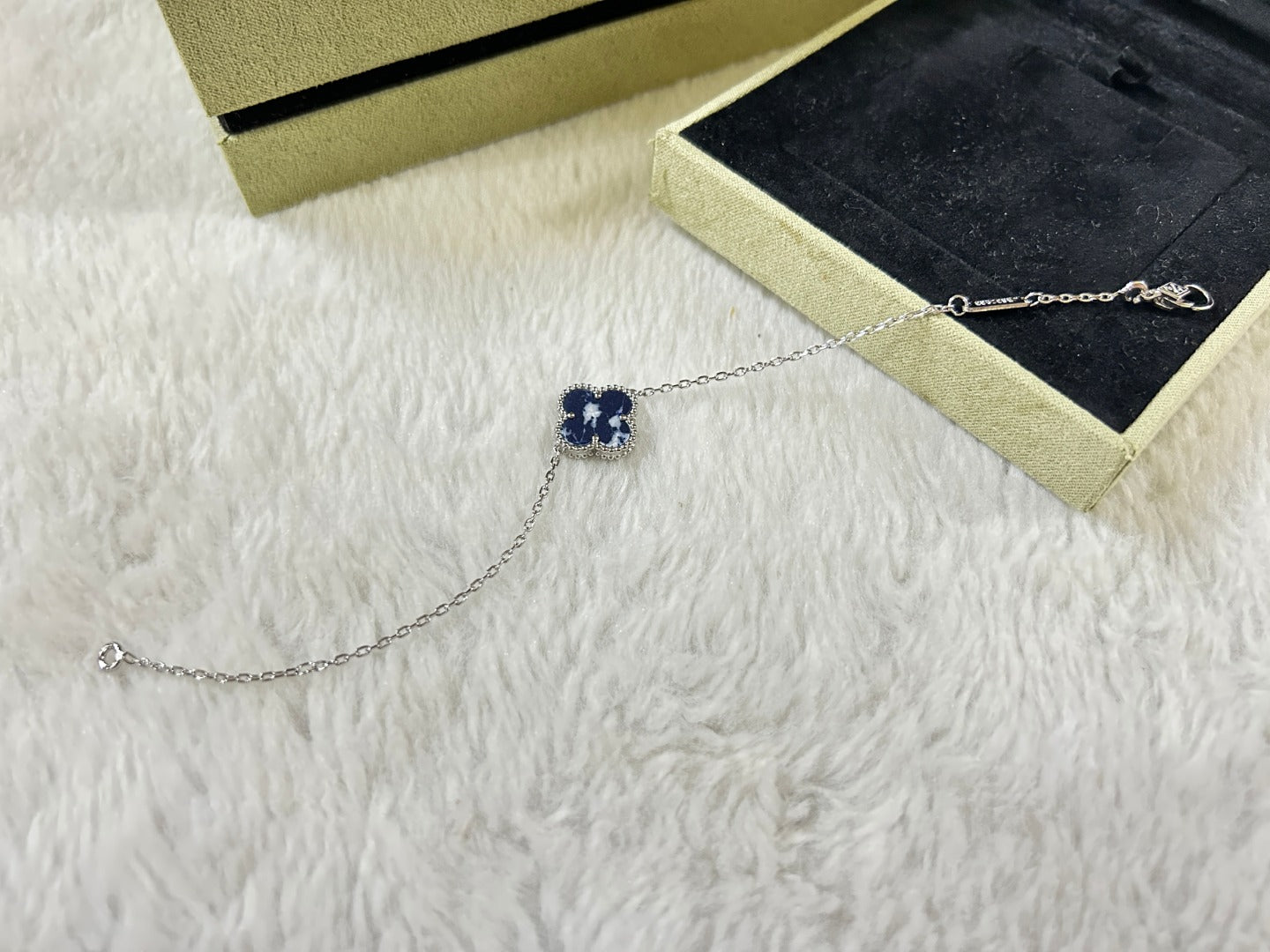[Glow Jewelry]CLOVER 1 MOTIF PIETERSITE BRACELET